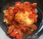 Bacalao con tomate y pimiento